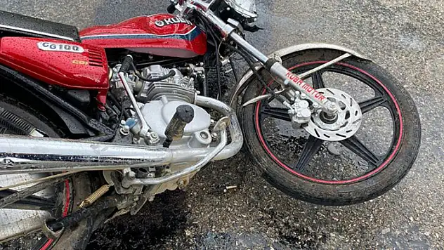 Seydişehir'de motosikletle otomobilin çarpışması sonucu bir kişi yaralandı
