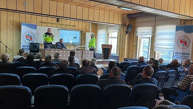 Seydişehir'de okul servisleri için güvenlik eğitimi verildi