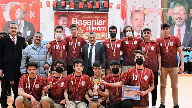 Seydişehir'de okul sporları ödül töreni

