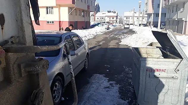 Seydişehir'de otomobil ile çöp kamyonunun çarpışması sonucu bir kişi yaralandı
