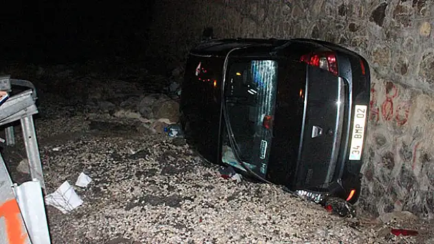 Seydişehir'de otomobil şarampole devrildi: 5 yaralı