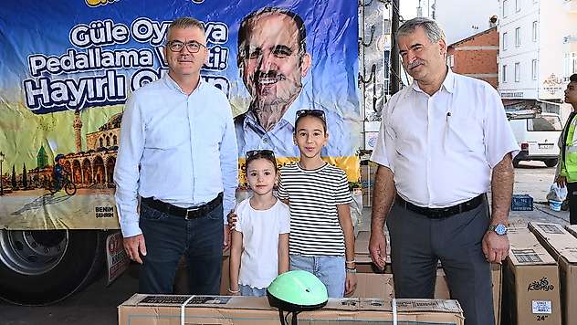 Seydişehir'de sabah namazına katılan çocuklara bisikletleri teslim edildi