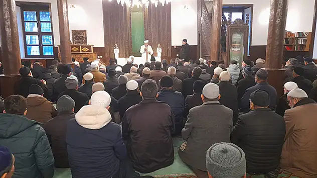 Seydişehir'de sabah namazında şehitler ve Gazze'de hayatını kaybedenler için dua edildi
