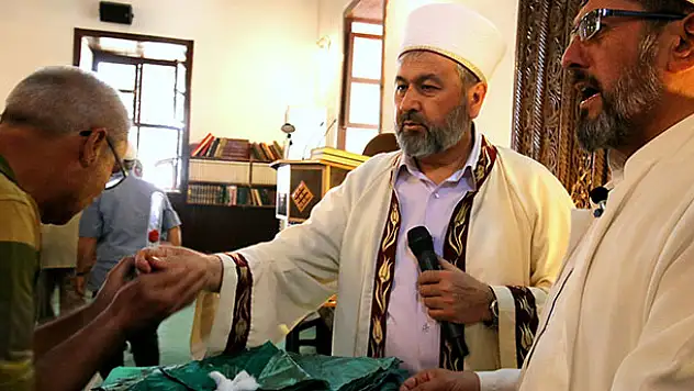 Seydişehir'de Sakal-ı Şerif arife günü erkeklerin ziyaretine açıldı