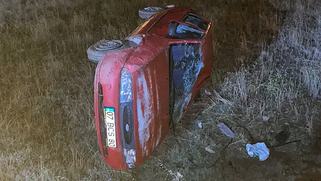 Seydişehir'de şarampole devrilen otomobildeki 3 kişi yaralandı
