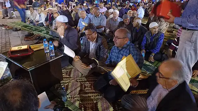 Seydişehir'de şehitler için hatim duası