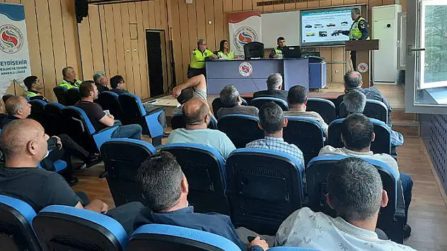 Seydişehir'de servis sürücüleri ve okul müdürlerine taşımacılık eğitimi
