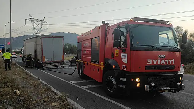 Seydişehir'de seyir halindeki tırda yangın
