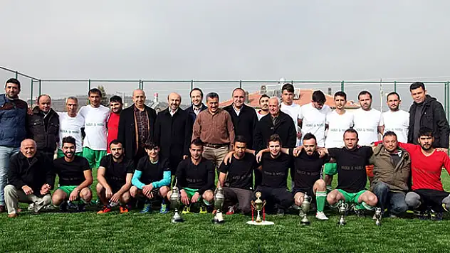 Seydişehir'de suni çim sahalar hizmete girdi