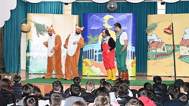 Seydişehir'de tiyatro oyunu sahnelendi
