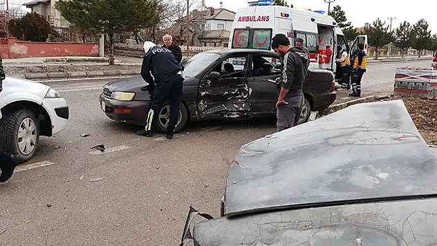 Seydişehir'de trafik kazası: 3 yaralı