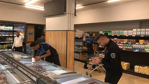 Seydişehir'de zabıta ekipleri marketleri denetledi
