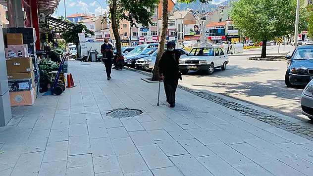 Seydişehir'de zabıta ekiplerinden kaldırım işgali denetimi
