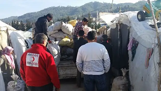 Seydişehir'den Yardım İçin Yola Çıkan 2 Tır Türkmenler'e Ulaştırıldı
