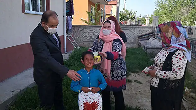 Seydişehir İlçe Milli Eğitim Müdüründen özel eğitim öğrencilerine sürpriz