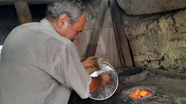 Seydişehir'in son kalaycı ustası da mesleğe veda etti
