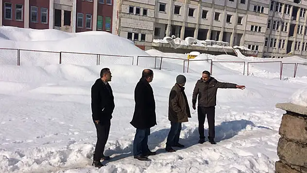 Seydişehir Kaymakamı Erdoğan okul inşaatını inceledi