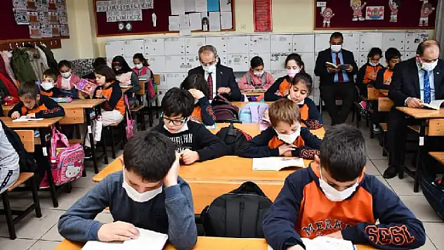 Seydişehir Kaymakamı Pişkin öğrencilerle kitap okudu
