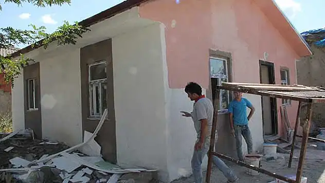Seydişehir Kaymakamlığı'ndan ihtiyaç sahibi aileye ev yardımı yapıldı