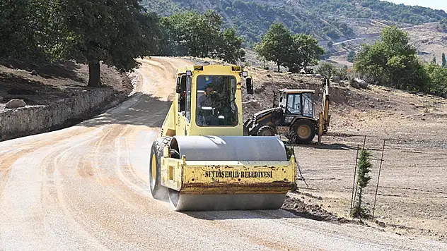 Seydişehir mahallelerinde soğuk asfalt çalışmaları başladı