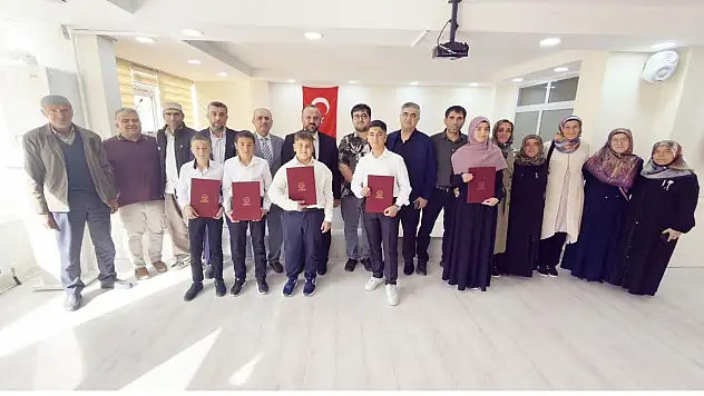 Seydişehir'de hafızlık eğitimi tamamlayanlara belgeleri verildi