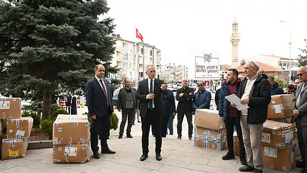 Seydişehir'de ihtiyaç sahibi öğrencilere bayram hediyesi
