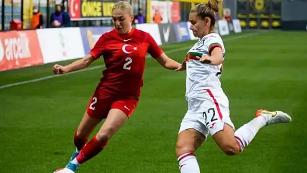 Seydişehir'de kız futbol okulu kuruldu