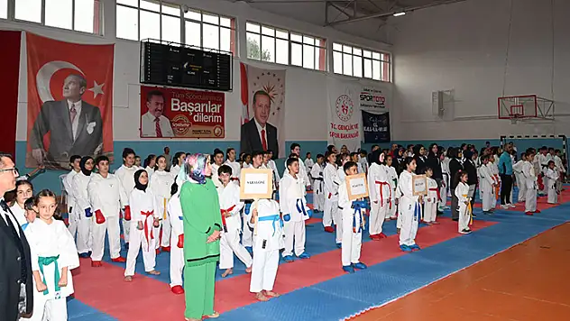 Seydişehir'de Şehit ve Gazileri Anma Karate Turnuvası sona erdi

