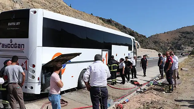 Seyir halindeki yolcu otobüsünde korkutan yangın
