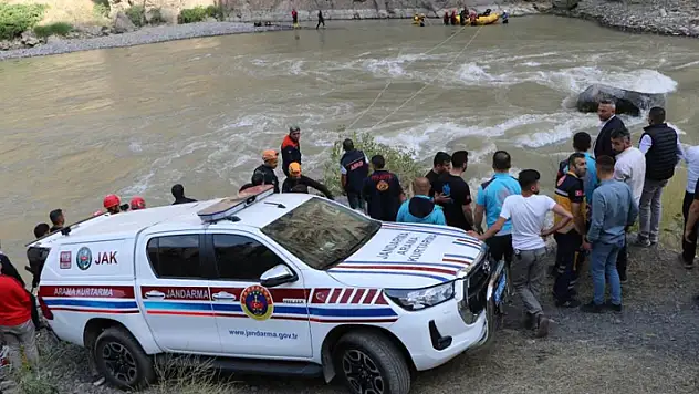 Seyir tepesinden Zap Suyu'na atlayan kızın cesedi bulundu
