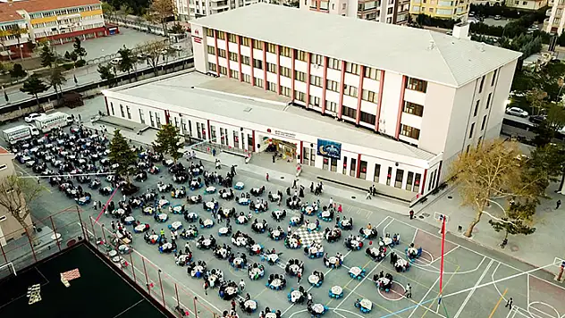 Seyit Ulugülyağcı İHO iftarda buluşturdu

