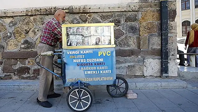 Seyyar kimlik kaplayıcının tarih tutkusu
