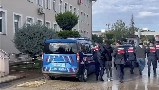 Siber suçlarla mücadele kapsamında gözaltına alınan zanlılardan 53'ü tutuklandı