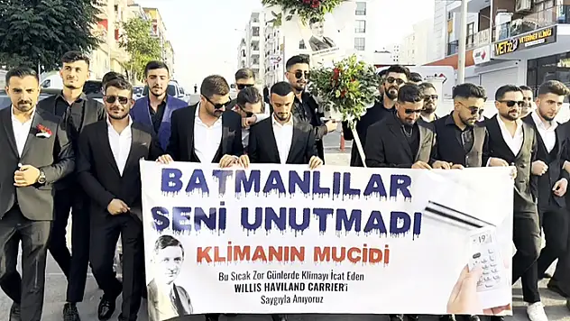 Sıcaklığın 40 derecenin üzerinde olduğu Batman'da klimanın mucidine anma etkinliği

