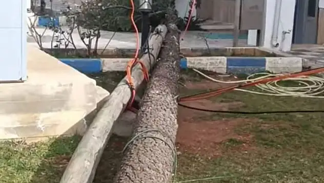 Şiddetli fırtına Konya'nın ilçesinde maddi hasar oluşturdu