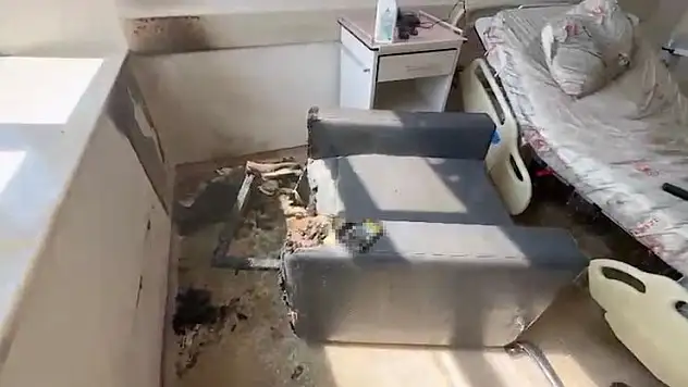 Sigaranın çıkardığı yangın hastaneyi küle çeviriyordu