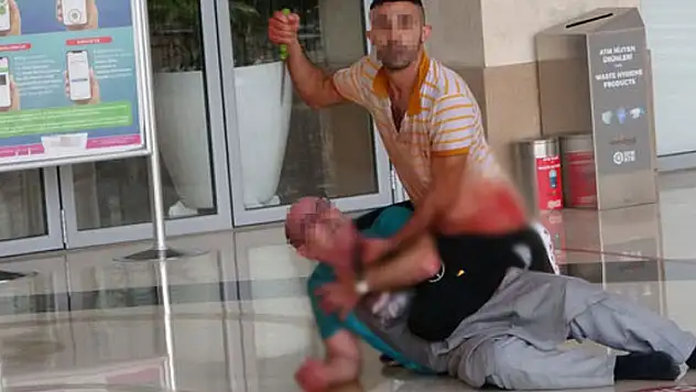 Sigortasının yatırılmadığını iddia eden garson restoranın ustabaşını bıçakla rehin aldı