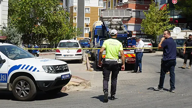 Siirt'te, AK Parti il binası önündeki şüpheli valiz, boş çıktı
