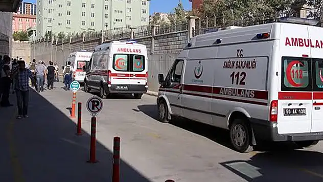 Siirt'te hastane önünde kavga: 5 yaralı
