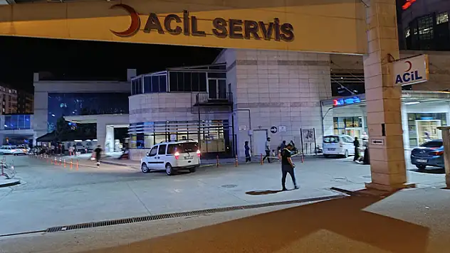 Siirt'te iş makinesinden düşen kütle sonucu bir kişi hayatını kaybetti

