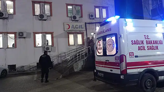 Siirt'te silahlı kavga AK Parti ve DEVA Partili başkan adaylarının kardeşleri ile 4 kişi yaralandı
