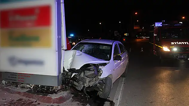 Sıkıştığı Otomobilden Kurtuldu Görevlilerden Sigara İstedi