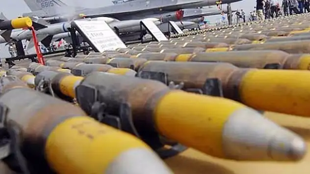 Silahı BM'nin 5'li 'barış güvercinleri' satıyor