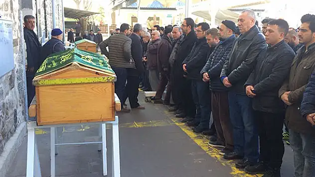 Silahlı saldırıda hayatını kaybedenler defnedildi