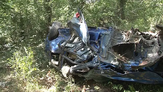 Şile'de otomobil ormanlık alana uçtu: 1 ölü