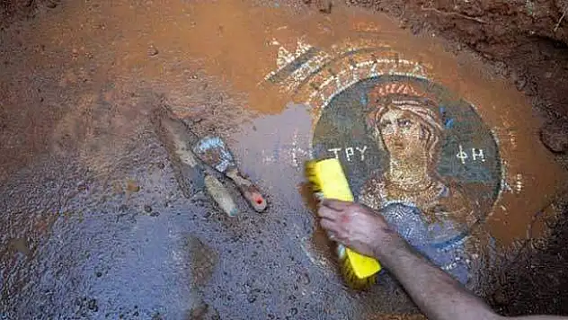 Silifke'de 1800 yıllık mozaik bulundu