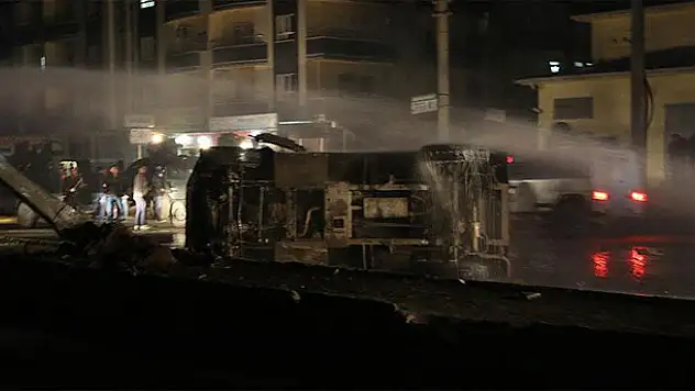 Silopi'de zırhlı araç devrildi: 8 polis yaralı