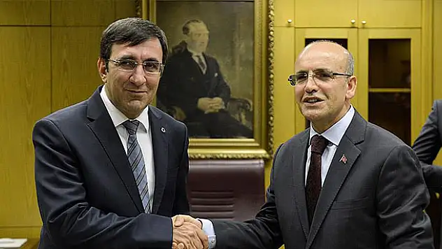 Şimşek görevi Yılmaz'dan devraldı