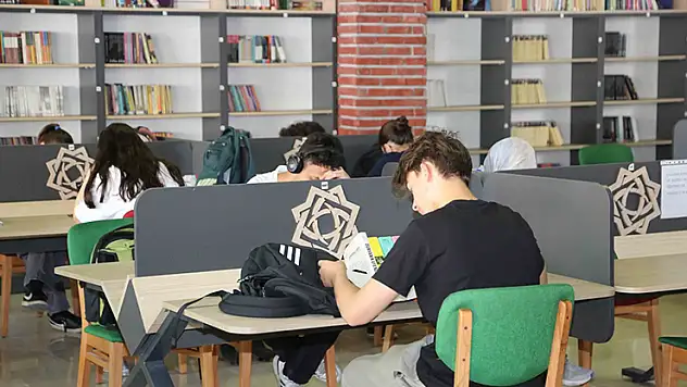 Sınava hazırlanan öğrencilerin tercihi: Meram kütüphaneleri