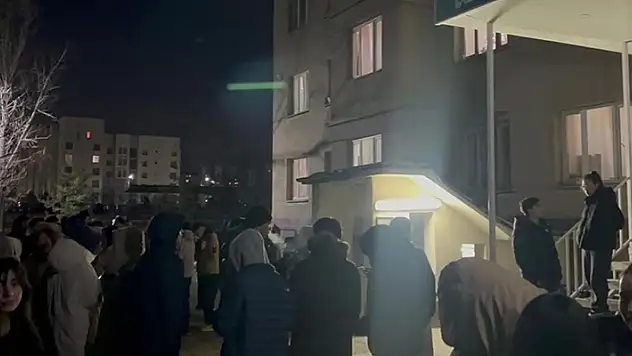 Sincan Uygur Özerk Bölgesi'nde 7,1 büyüklüğünde deprem

